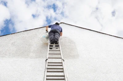 Peinture extérieure à Amendeuix-Oneix — façades et ravalement